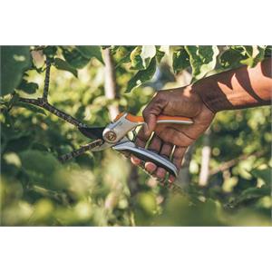 FORBICI DA POTATURA BYPASS PLUS IN METALLO FISKARS P531 in Giardinaggio