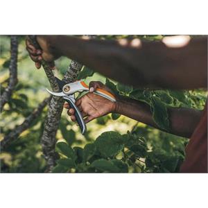 FORBICI DA POTATURA BYPASS PLUS IN METALLO FISKARS P531 in Giardinaggio