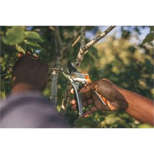 FORBICI DA POTATURA BYPASS PLUS IN METALLO FISKARS P531 in Giardinaggio